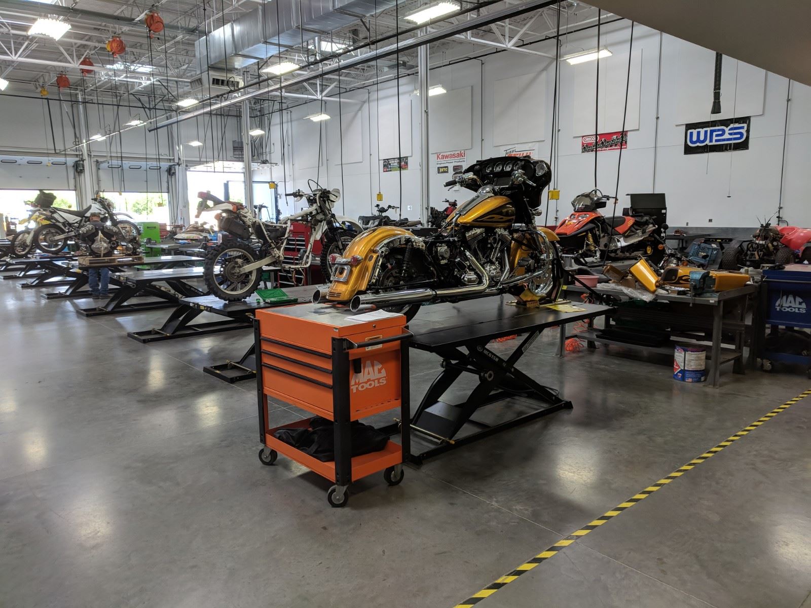 Small engine mechanic near me deals