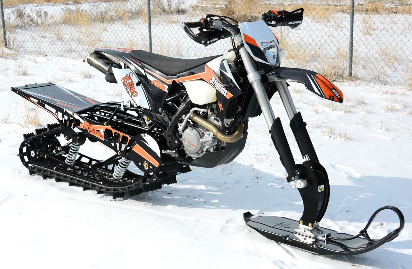 Snow moto. КТМ 500 Snowbike. KTM Snowbike. Snowbike сноубайк. Сноубайк BRP.