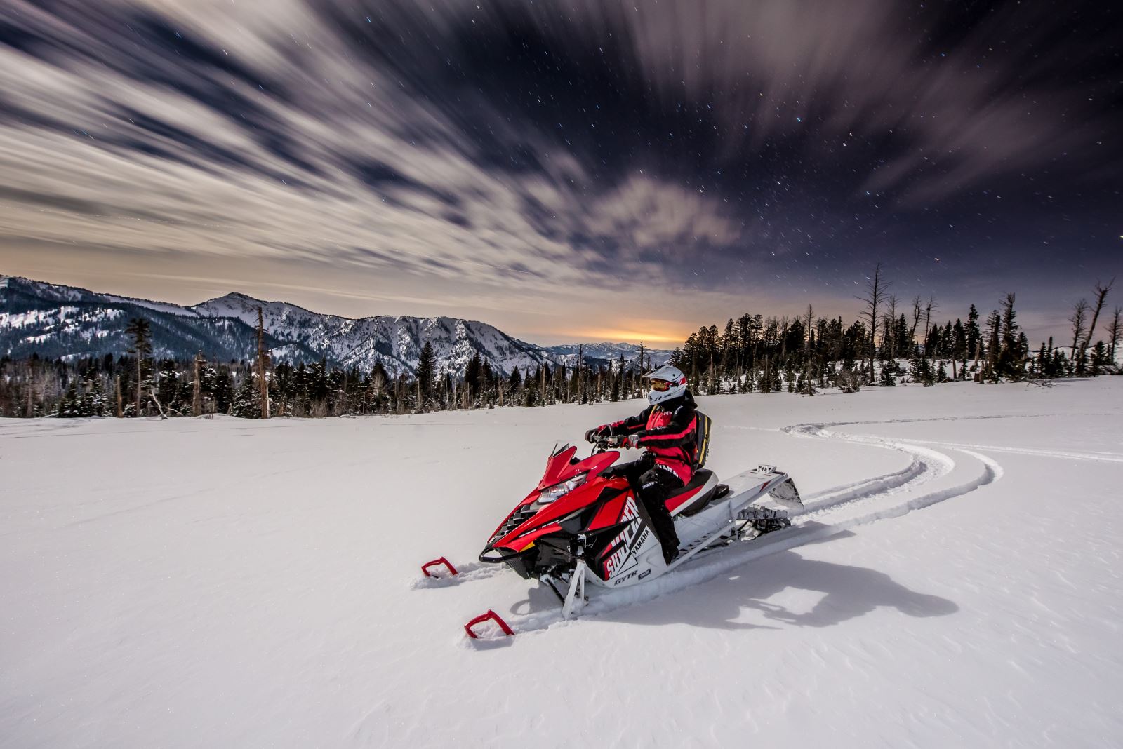 First Look 2015 Yamaha SR Viper MTX Mountain Sleds 