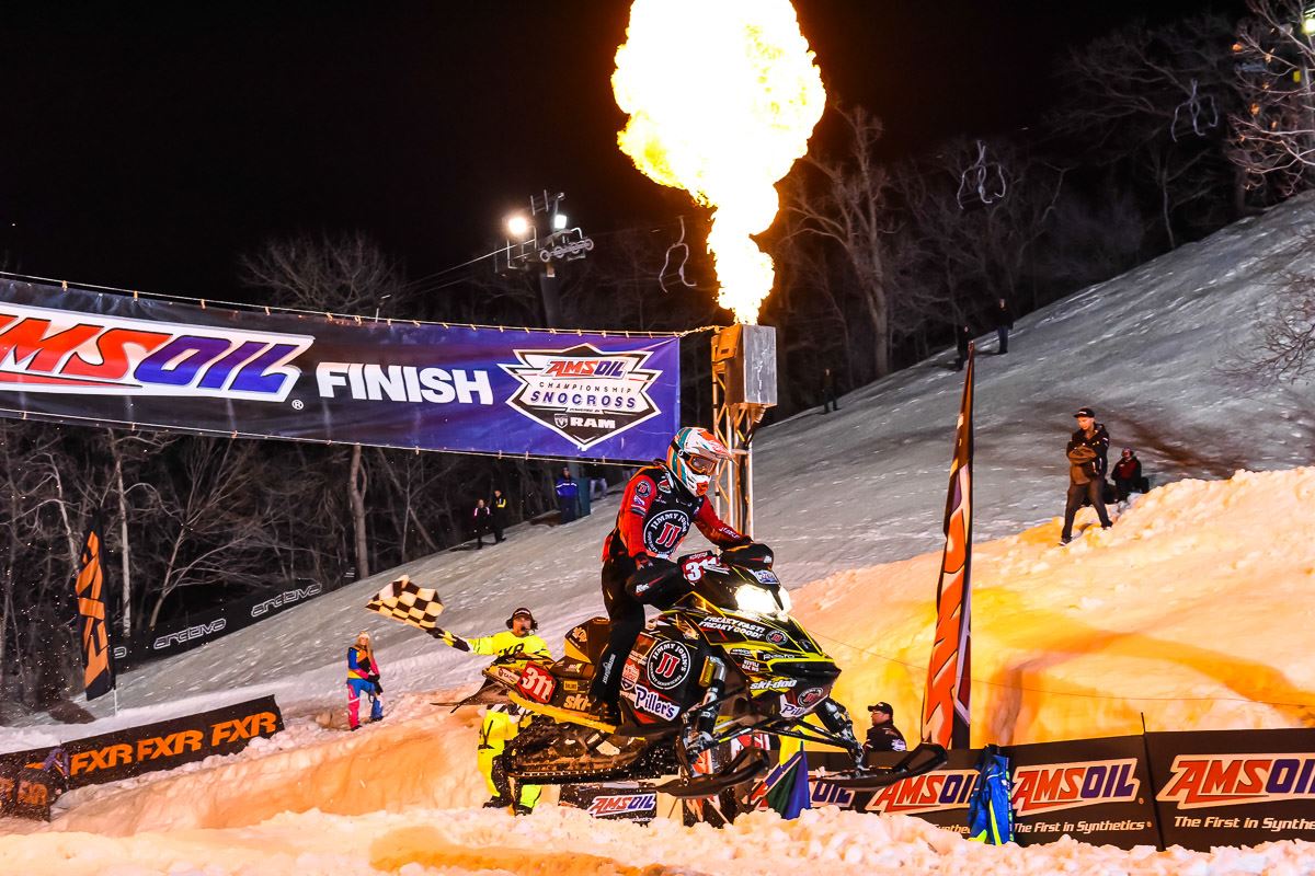 Команда Ski Doo Снежный экстрим