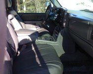 05 GMC INTERIOR.jpg