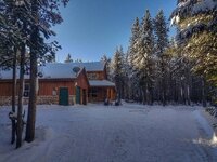 cabin winter pic2.jpg